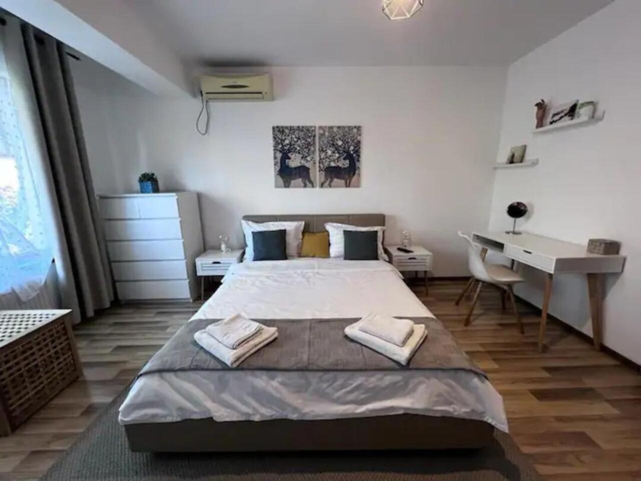 Vila Luminoasa Cu Curte Privata Бухарест Экстерьер фото