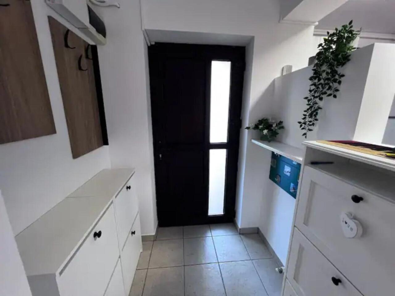 Vila Luminoasa Cu Curte Privata Бухарест Экстерьер фото