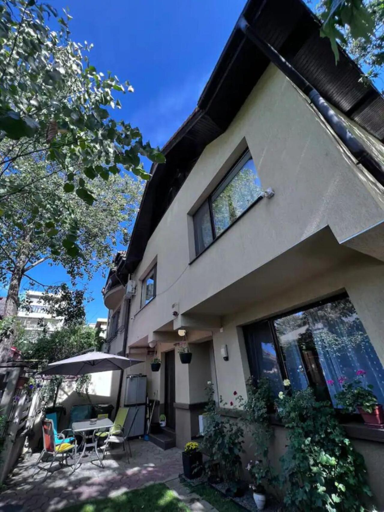 Vila Luminoasa Cu Curte Privata Бухарест Экстерьер фото